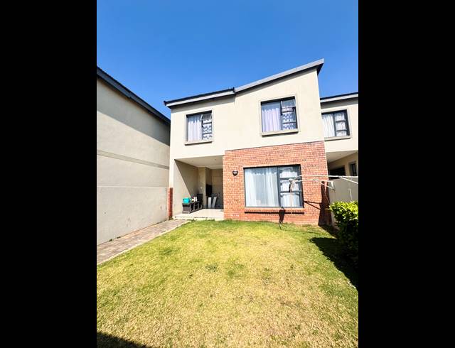 3 BEDROOM SECTIONAL TITLE FOR SALE IN BEN FLEUR